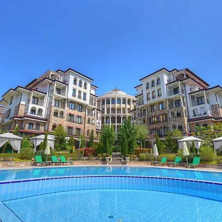 Apartments In Esteban Complex 네세부르