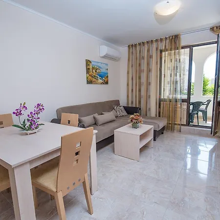 Esteban VIP Residence Club Aparthotel Nesebar